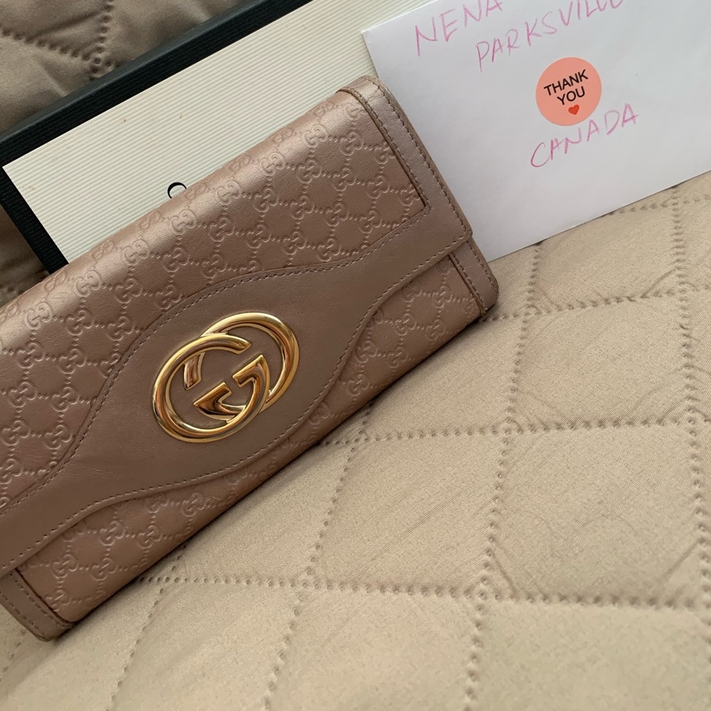 Gucci wallet SOLD